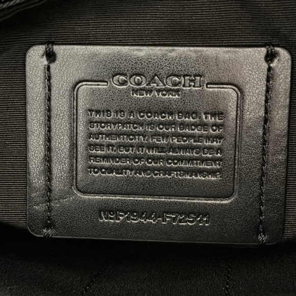 Coach Graham Soft Messenger F72511 - Picture 7 of 12